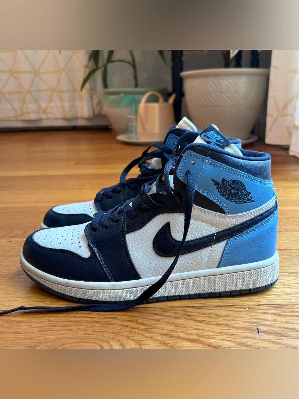 Nike Air Jordan 1 High Obsidian!  Men’s size 7.5.  Good condition